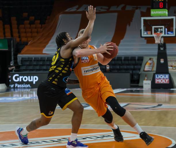 援和战术革 援和战术革