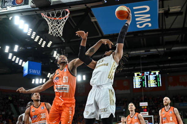 却只能徒劳 却只能徒劳